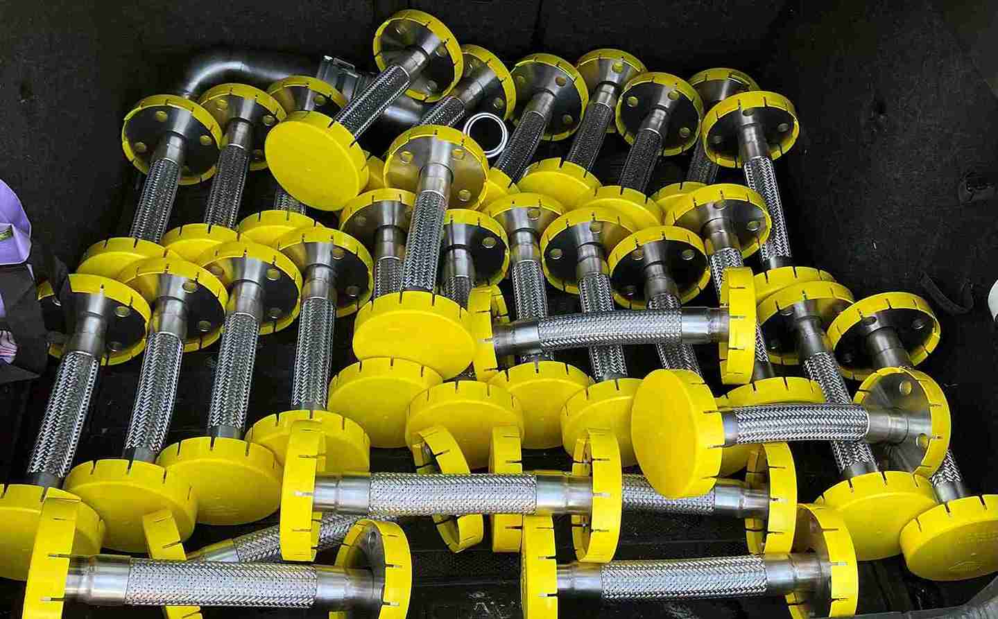 Flexibles inox équipés de brides